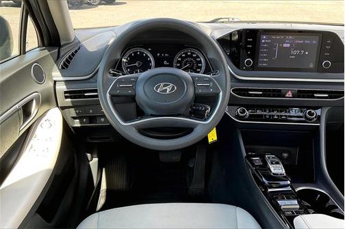 2023 Hyundai SONATA SE