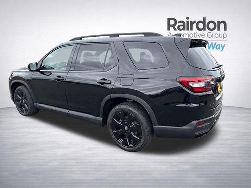 Crystal Black Pearl 2026 Honda Pilot Black Edition