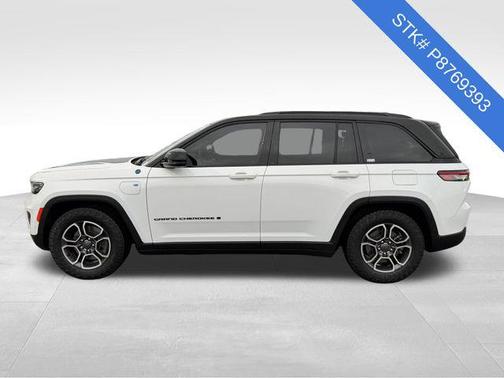 2023 Jeep Grand Cherokee 4xe Trailhawk