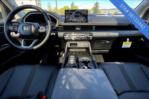 2025 Honda Pilot Touring 8-Passenger