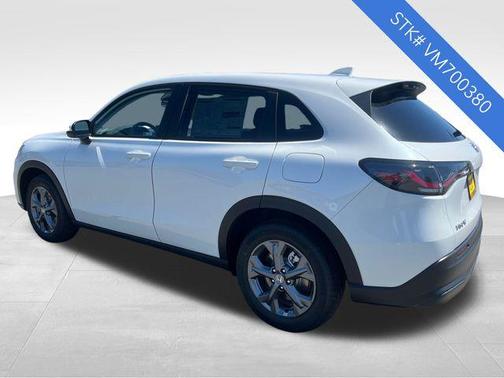Platinum White Pearl 2027 Honda HR-V LX
