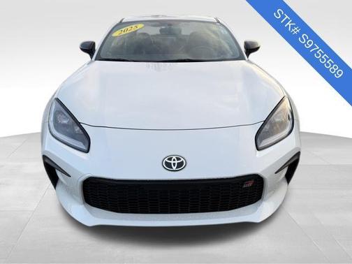 2025 Toyota GR86 Premium