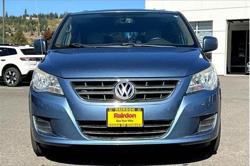 2011 Volkswagen Routan SE