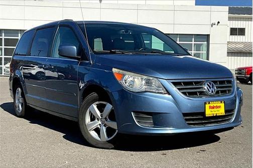 2011 Volkswagen Routan SE