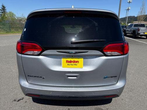 Billet Silver Metallic Clearcoat 2019 Chrysler Pacifica Hybrid Touring L