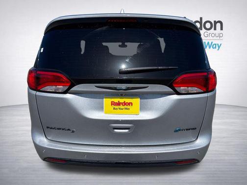 Billet Silver Metallic Clearcoat 2019 Chrysler Pacifica Hybrid Touring L