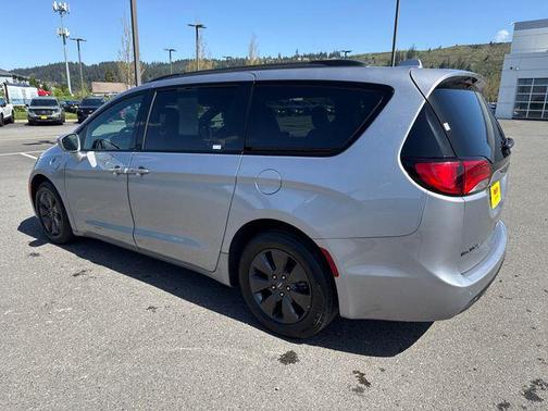 Billet Silver Metallic Clearcoat 2019 Chrysler Pacifica Hybrid Touring L