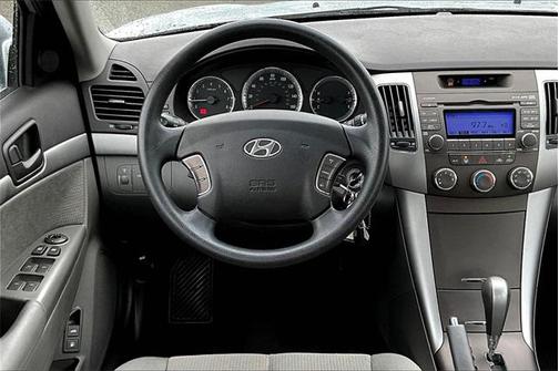 2010 Hyundai SONATA GLS