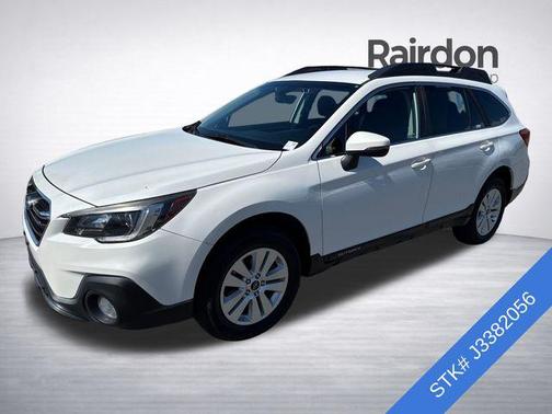 Crystal White Pearl 2018 Subaru Outback 2.5i Premium