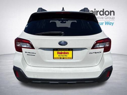 Crystal White Pearl 2018 Subaru Outback 2.5i Premium