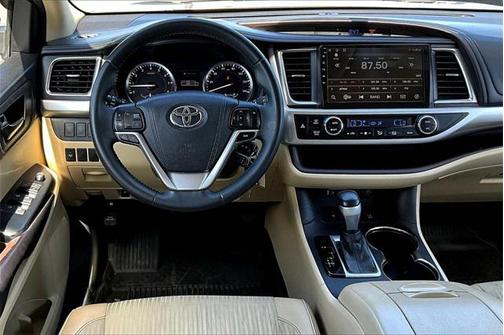2016 Toyota Highlander LE Plus