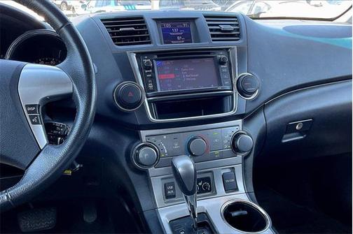 2013 Toyota Highlander SE