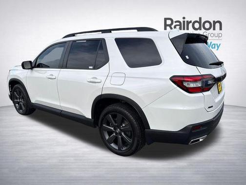 Platinum White Pearl 2025 Honda Pilot Sport