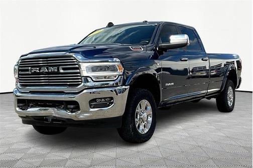 2020 RAM 3500 Laramie Crew Cab 4x4 8' Box