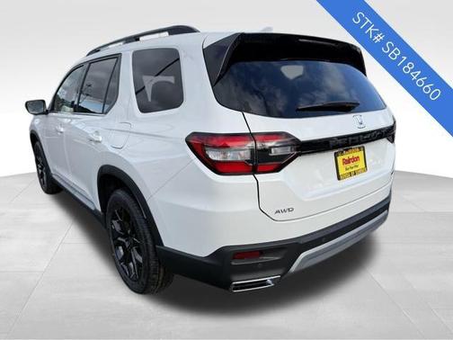 2025 Honda Pilot Touring 8-Passenger