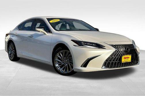 2025 Lexus ES 300h Luxury