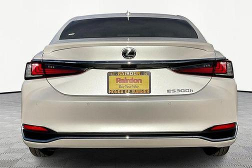 2025 Lexus ES 300h Luxury