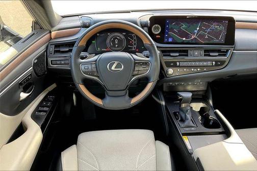 2025 Lexus ES 300h Luxury