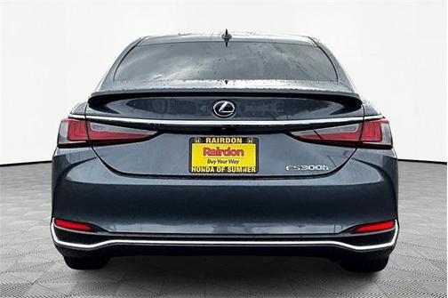 2022 Lexus ES 300h Luxury