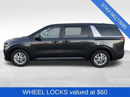 2022 Kia Carnival LX