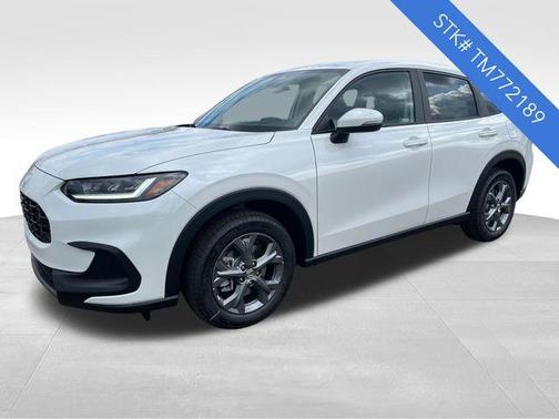 Platinum White Pearl 2026 Honda HR-V LX