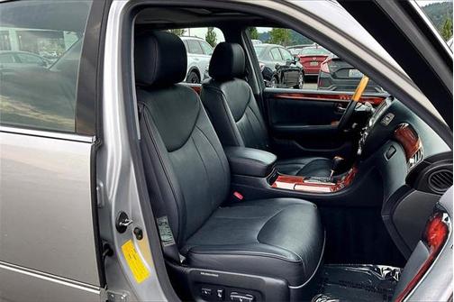 2004 Lexus LS 430 Base