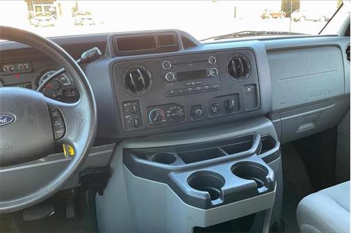 2011 Ford E350 Super Duty XLT