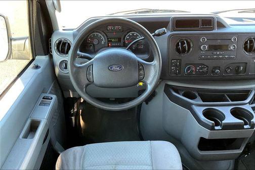 2011 Ford E350 Super Duty XLT