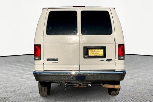2011 Ford E350 Super Duty XLT