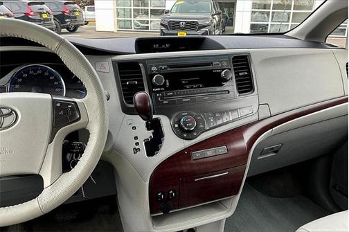 2012 Toyota Sienna XLE
