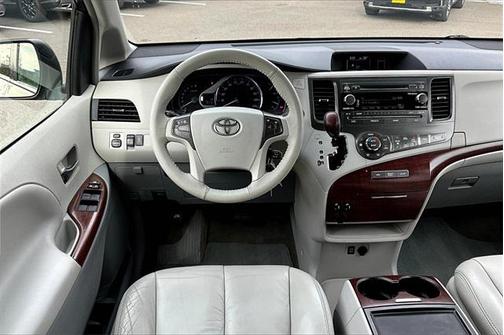 2012 Toyota Sienna XLE
