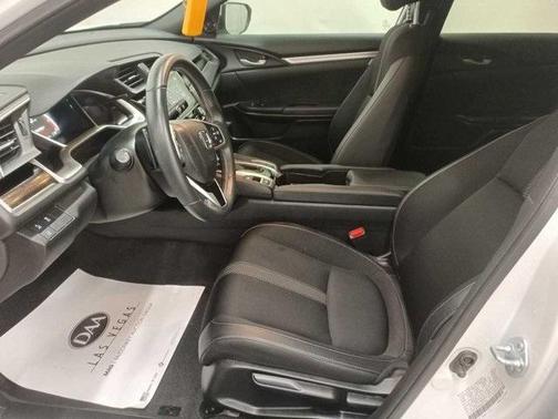 Photo 5 of 11 of 2021 Honda Civic Sport