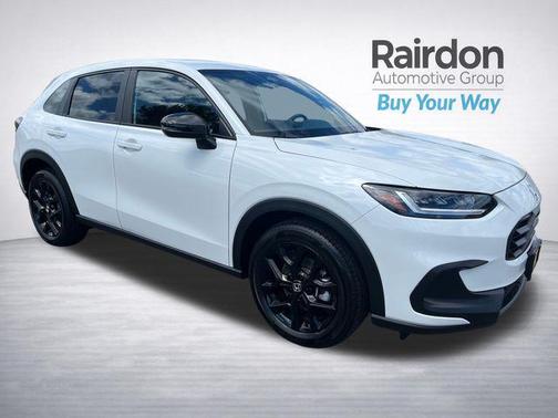 Platinum White Pearl 2024 Honda HR-V Sport