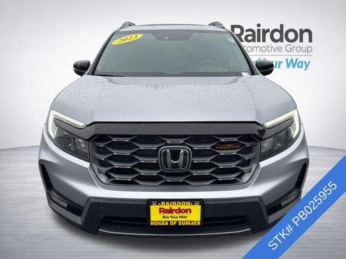 Lunar Silver Metallic 2023 Honda Passport AWD TrailSport