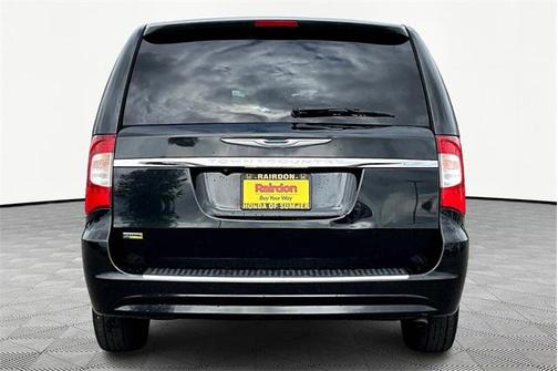 2016 Chrysler Town & Country Touring