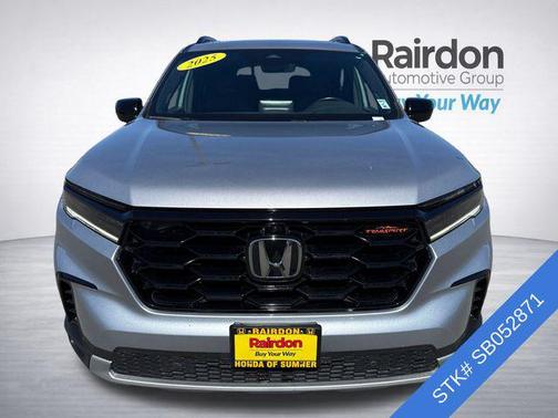 Lunar Silver Metallic 2025 Honda Pilot TrailSport