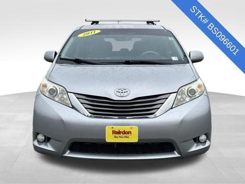2011 Toyota Sienna XLE