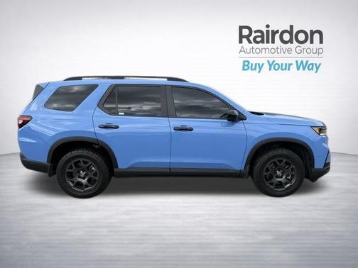 Diffused Sky Pearl 2023 Honda Pilot AWD TrailSport
