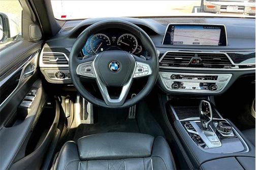 2018 BMW 750 i xDrive