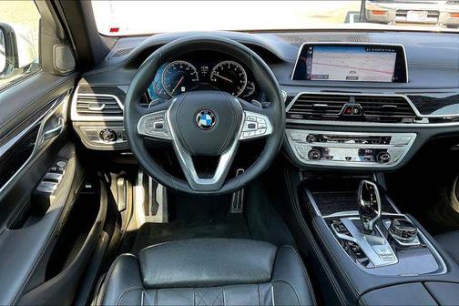 2018 BMW 750 i xDrive