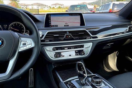 2018 BMW 750 i xDrive