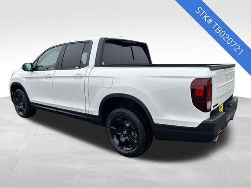 Platinum White Pearl 2026 Honda Ridgeline Black