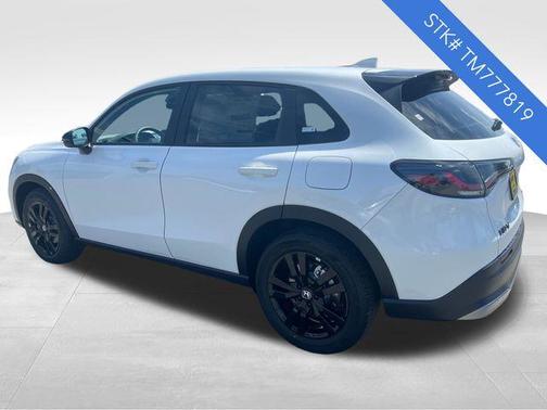 Platinum White Pearl 2026 Honda HR-V AWD Sport