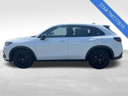 Platinum White Pearl 2026 Honda HR-V AWD Sport