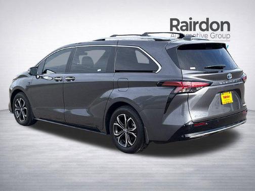 Magnetic Gray Metallic 2025 Toyota Sienna Platinum