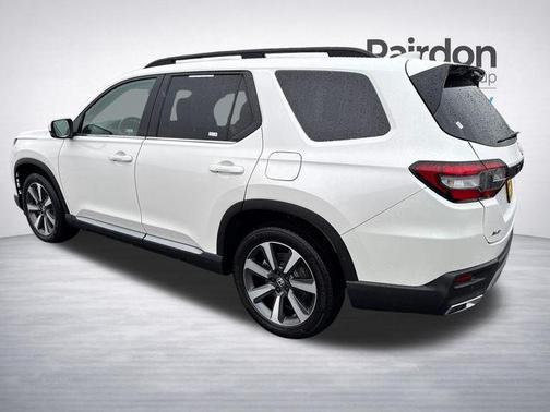 Platinum White 2024 Honda Pilot Touring 8-Passenger