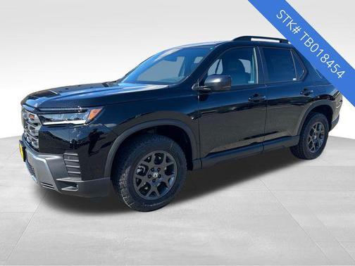 Crystal Black Pearl 2026 Honda Pilot TrailSport