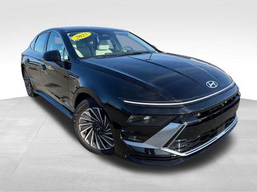 2025 Hyundai SONATA Hybrid SE