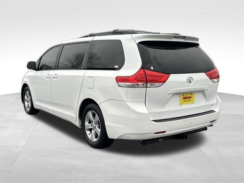 2014 Toyota Sienna LE