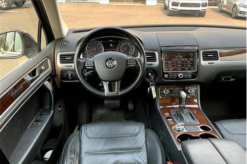 2015 Volkswagen Touareg V6 Lux